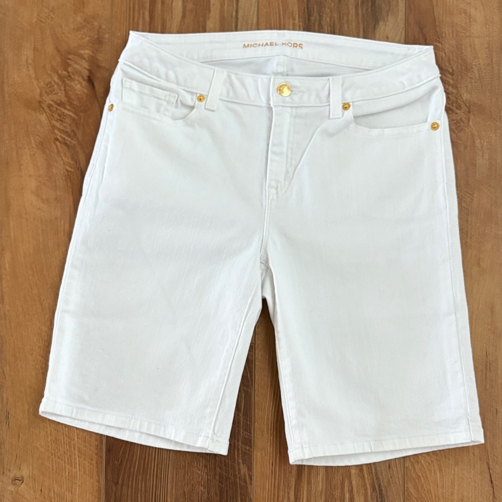 COACH white denim  Bermuda shorts size 2 womens EUC